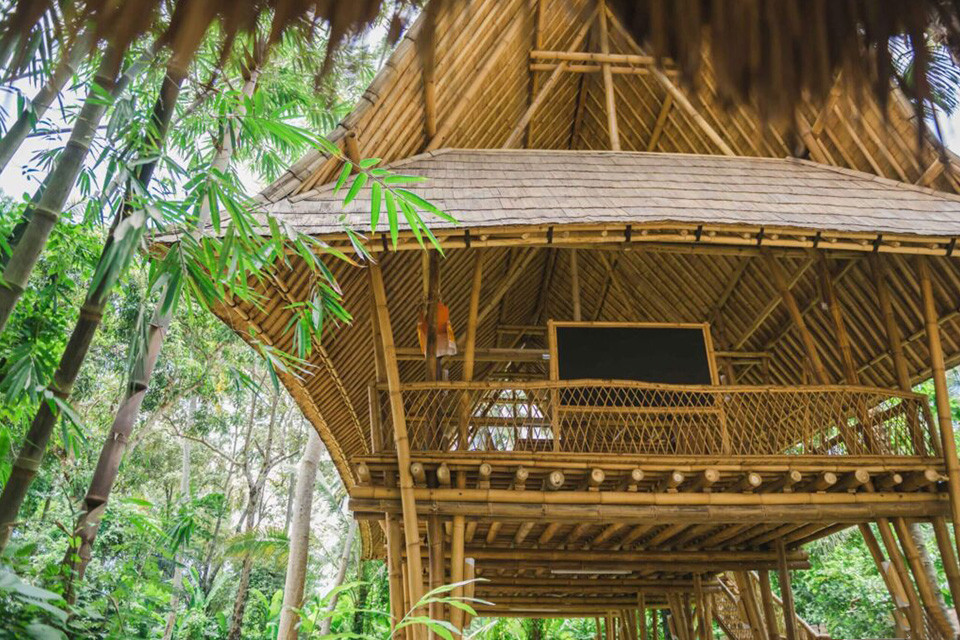 竹结构系统：柱和梁 竹建筑 竹屋 竹亭